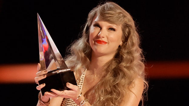 Taylor Swift wins favorite pop album award, thanks Blake Lively and Miles Teller