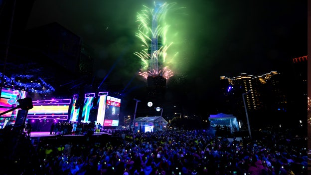 Taiwan brings in New Year with firework display