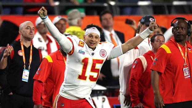 2020 Super Bowl: Mahomes catches fire late, leads Chiefs to 31-20