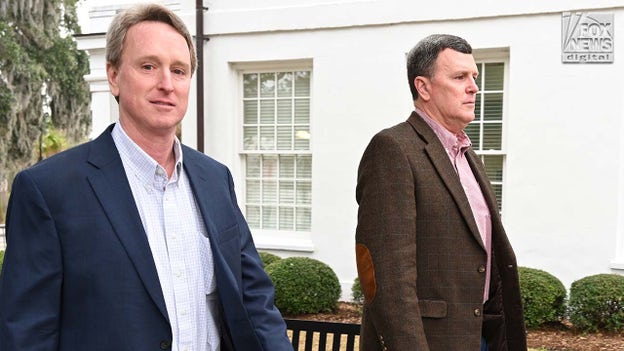 Alex Murdaugh's brothers enter the Colleton County Courthouse Thursday