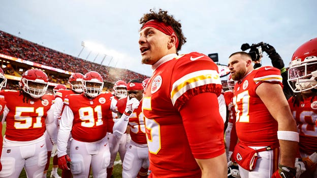 Chiefs QB Patrick Mahomes and wife welcome son - ESPN