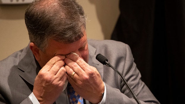 Alex Murdaugh’s close friend weeps on the stand as he describes betrayal