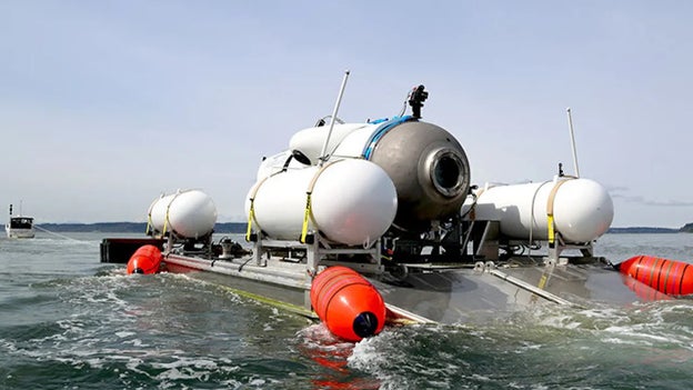 Former submarine commander says it’s ‘devastating news’ that U.S. Navy crane hasn’t been deployed