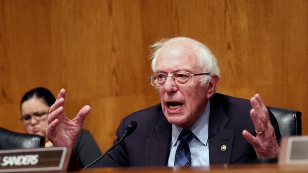 Un demócrata de la Cámara de Representantes critica la petición de Bernie Sanders de poner barreras a la ayuda a Israel: "No juguemos a esto".