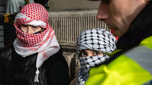 London police authorize rule to prevent protesters from hiding faces amid anti-Israel rally