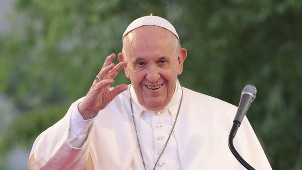 Pope Francis endorses two-state solution for Israel, Palestinians, calls Oslo Accords 'wise'