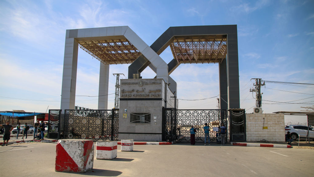 Foreign passport holders enter Rafah Crossing from Gaza
