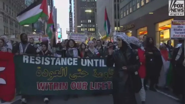 Pro-Palestinian activists march to major NYC transportation hubs, disrupting traffic