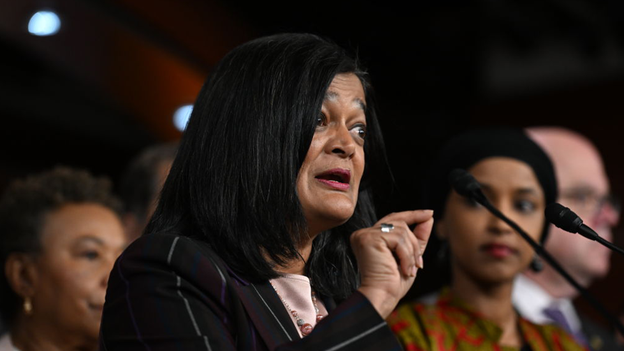 Jayapal, other Dems with controversial Israel positions shower fellow Dems with campaign cash
