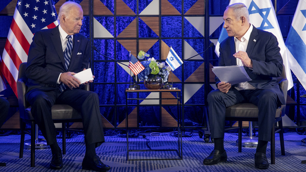 Biden dice que dijo a Netanyahu que los "bombardeos indiscriminados" podrían erosionar el apoyo a Israel