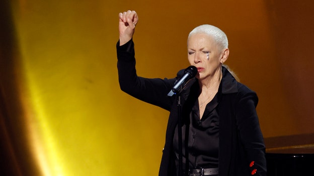 Annie Lennox calls for ceasefire during Sinéad O’Connor in-memoriam tribute