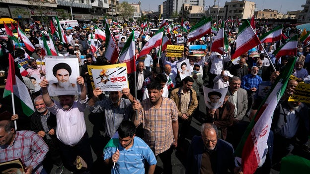 Crowd chants ‘death to Israel’ and ‘death to America’ in Iran: report