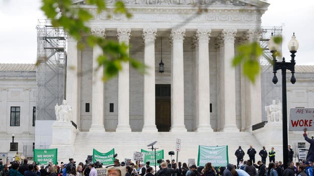 El Tribunal Supremo levanta la sesión tras un debate de horas sobre la demanda de inmunidad de Trump