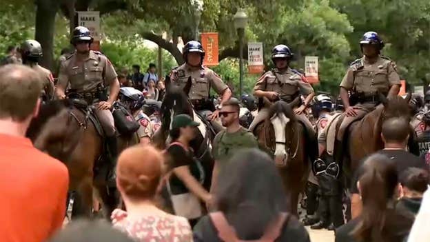 Texas troopers on horseback move in on anti-Israel protesters at UT Austin