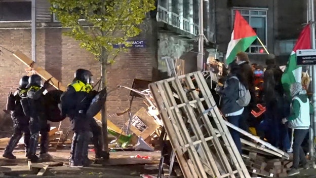 Surge una acampada antiisraelí en la Universidad de Ámsterdam, la policía holandesa toma medidas