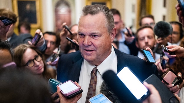 Vulnerable Dem Tester calls on Biden to drop out after giving Schumer heads up