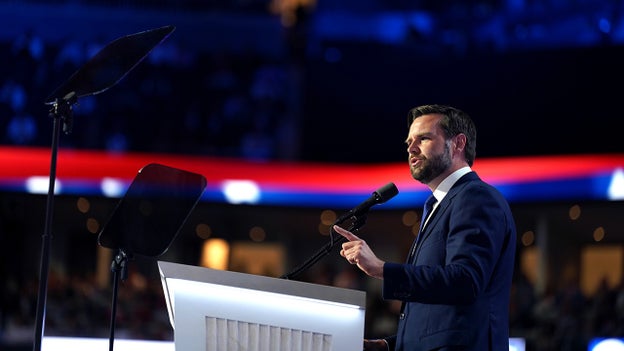 Vance aborda los temas del populismo y la familia en su discurso en el RNC