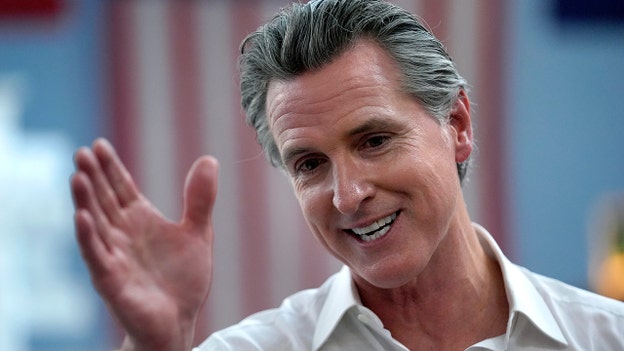 El gobernador Newsom dice que está "totalmente de acuerdo" con la candidatura de Biden a la reelección