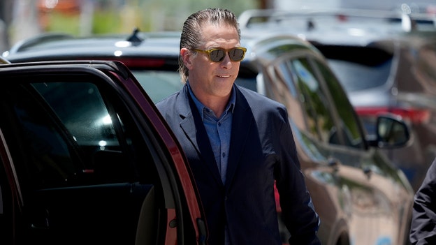 Stephen Baldwin supports brother Alec at 'Rust' shooting trial