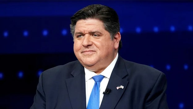 El gobernador JB Pritzker respalda a Harris para la candidatura demócrata de 2024