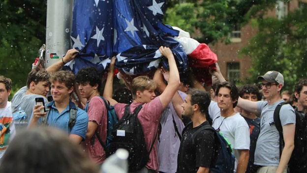 Los hermanos de la fraternidad de la UNC que protegieron la Vieja Gloria serán oradores en el RNC de 2024