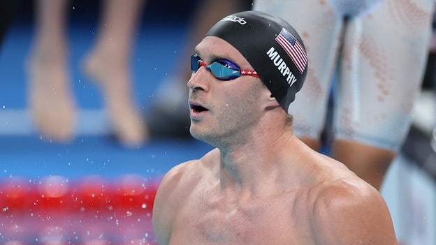 El veterano nadador estadounidense Ryan Murphy gana el bronce en la final masculina de 100M espalda