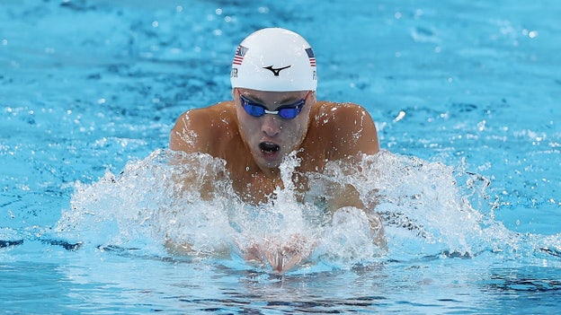 USA swimmer Carson Foster wins bronze, but misses silver by 4 one-hundredths of a second