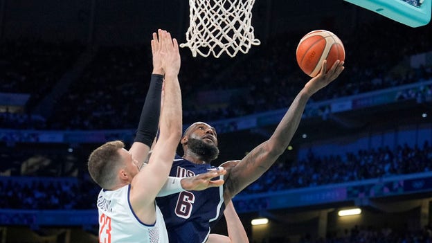 El equipo masculino de baloncesto de EE.UU. comienza con buen pie los Juegos Olímpicos de París