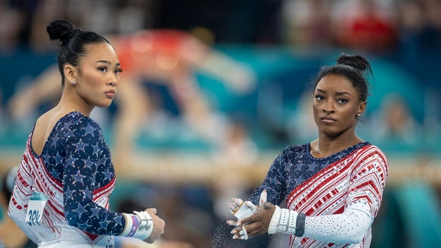 Biles, Lee in position to clinch medals in all-around final with impressive floor performances