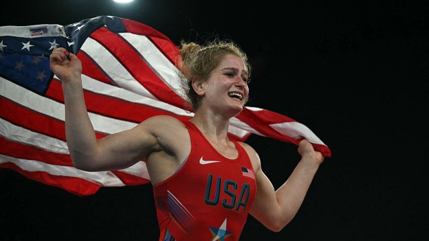 Amit Elor becomes youngest American Olympic gold medalist in wrestling