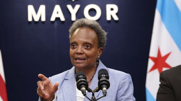 Former Chicago mayor slams Vance over 'combat zone' jab