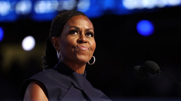 La ex Primera Dama Michelle Obama dice que Harris está "preparado para este momento" durante su discurso en el DNC