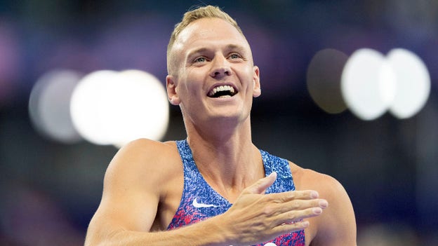 American Sam Kendricks gets silver in pole vault, watches world record get broken