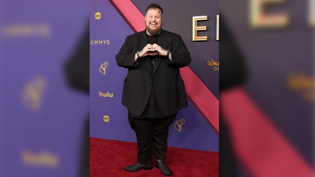 Jelly Roll praises God at first Emmy Awards appearance