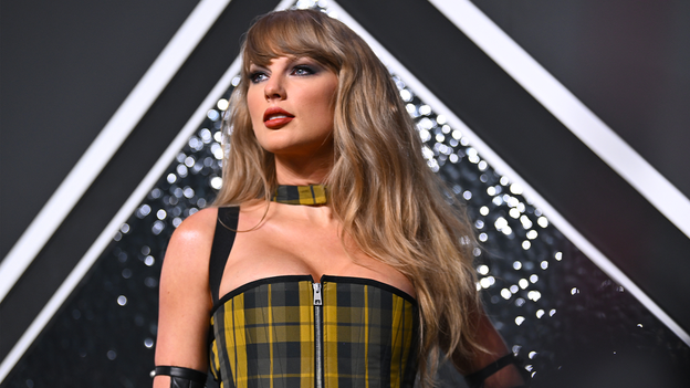 Taylor Swift honors lives lost on 9/11 while accepting VMA award: ‘The most important thing’