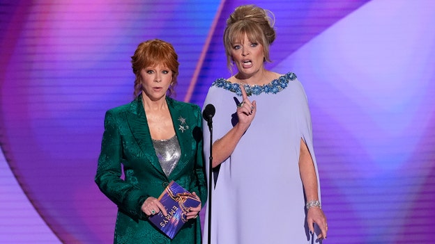 Reba McEntire and Melissa Peterman reunite at 2024 Emmy awards