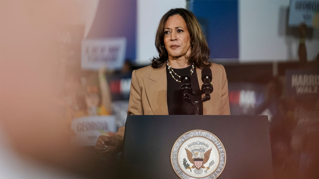 Kamala Harris rally attendees grow silent after she jokingly told them to 'shout your own name'