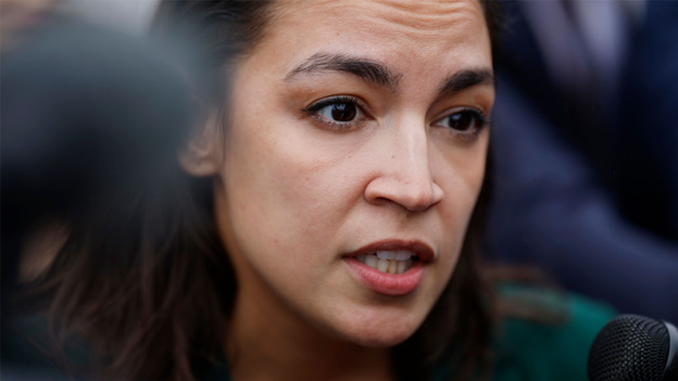 AOC califica al Partido Verde de "depredador" ya que la candidata a vicepresidenta no quiere "machos biológicos en los deportes femeninos