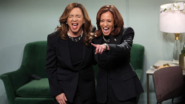 Kamala Harris criticado por su aparición "guionizada" en SNL días antes de las elecciones