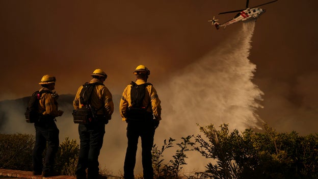 Los Angeles officials issue 'misinformation correction' in response to wildfire-related rumors