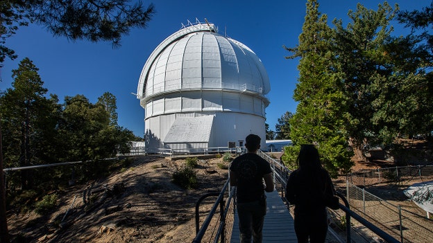 California wildfire threatens famous observatory on Mount Wilson