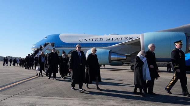 La familia Carter recuerda al ex presidente en una ceremonia privada en Plains, Georgia