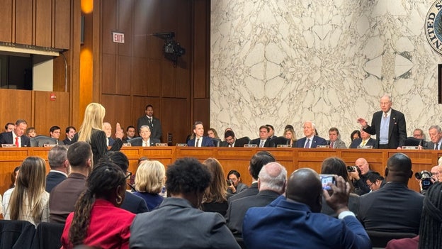 'Yes or no' question: Durbin grills Bondi over 2020 election results, Jan. 6 pardons