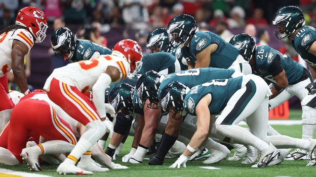 Eagles take early lead in Super Bowl LIX with classic tush push