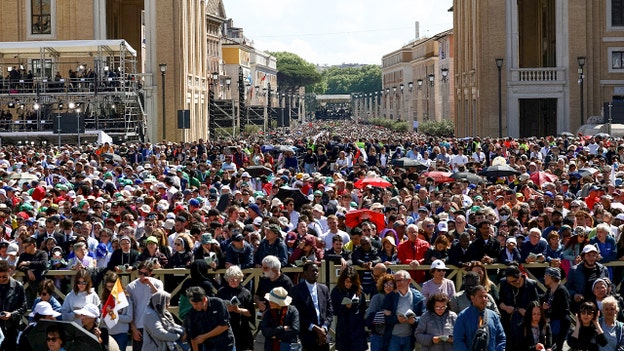Pope Francis' funeral draws 250,000 mourners, Vatican says