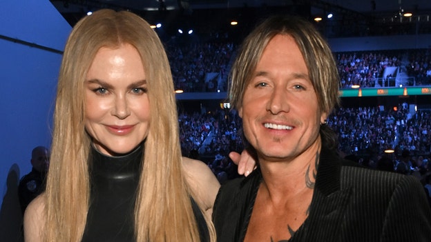 ACM triple crown winner Keith Urban and wife Nicole Kidman steal award show