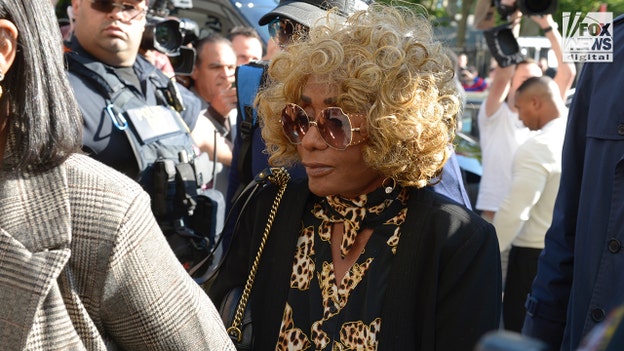 Diddy's mom and children arrive at court to support the rapper