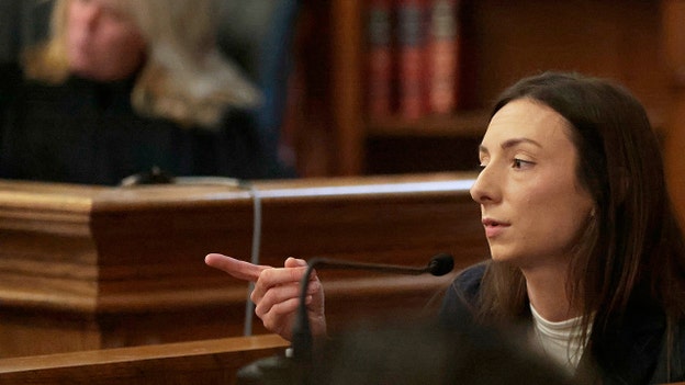 Paramedic who faced harassment in Karen Read case schools defense lawyer from witness stand