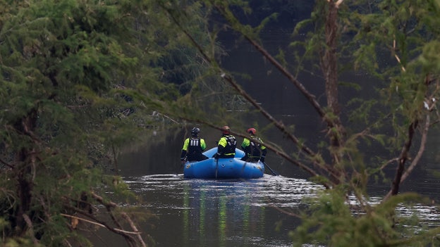Texas authorities issue direct message to 'sightseers'