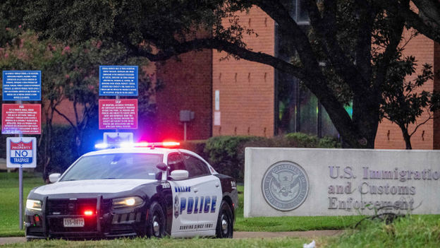 Dallas mayor urges prayer, patience after deadly ICE facility shooting